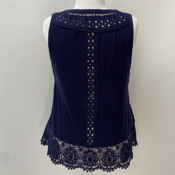 Beautiful Anthropologie crochet-esque detail tank from Meadow Rue - Picture 3 of 5